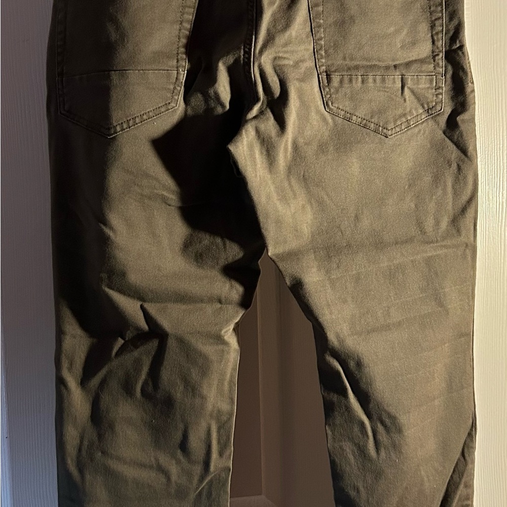 Men’s Casual Pants.